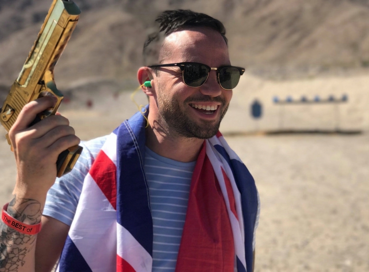2Vegas Golden Desert Eagle 50 Cal ready to fire in the desert